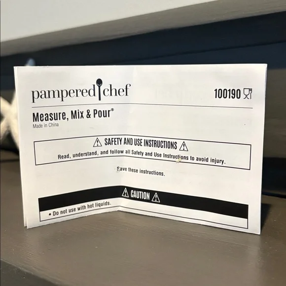 Pampered Chef Measure, Mix & Pour New In Box - Picture 9 of 11